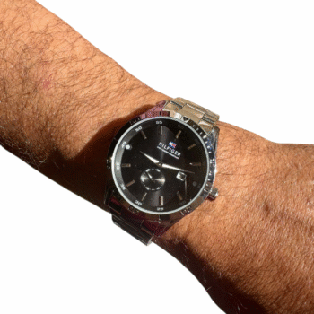 ساعه تومي هيلفيغر معدن كود 142 + علبه مجانيه