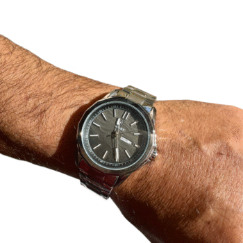 ساعه تومي هيلفيغر معدن كود 139 + علبه مجانيه